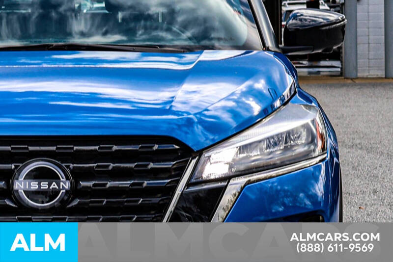 2022 Nissan Kicks SR