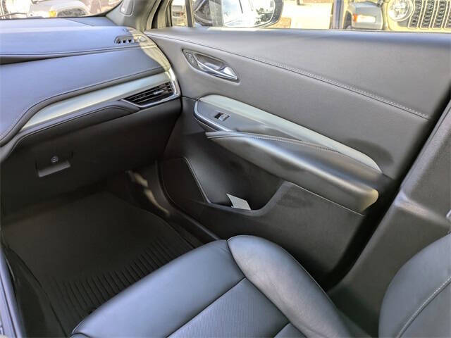 2023 Cadillac XT4 Premium Luxury