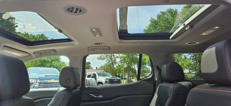 2023 GMC Acadia AT4