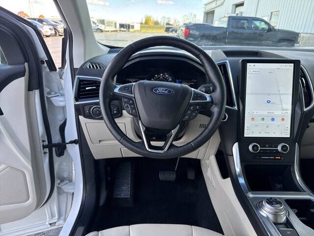 2022 Ford Edge Titanium