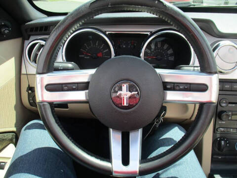 2006 Ford Mustang V6 Deluxe