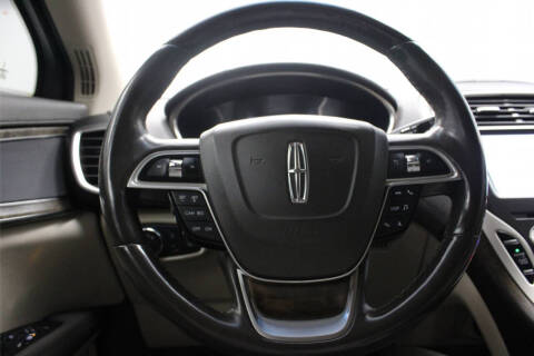 2019 Lincoln Nautilus Select