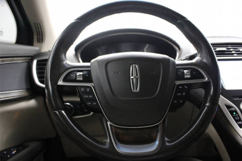 2019 Lincoln Nautilus Select