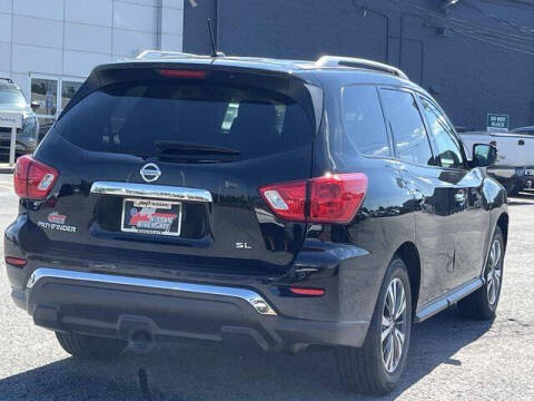 2017 Nissan Pathfinder SL
