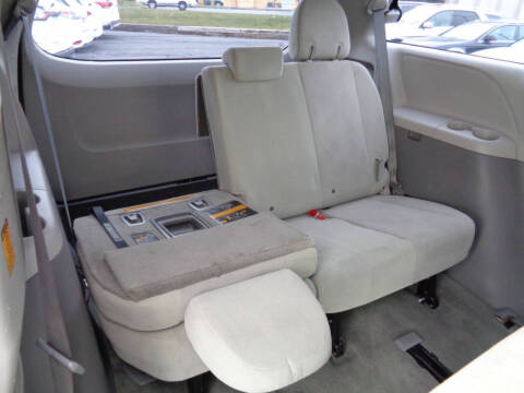 2012 Toyota Sienna Base 7-Passenger