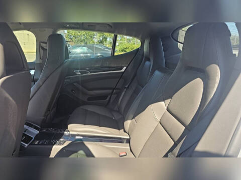 2016 Porsche Panamera