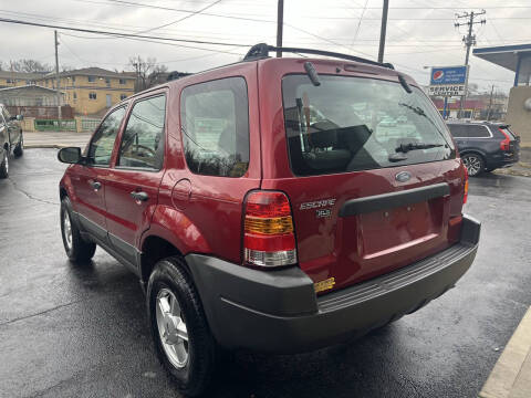 2003 Ford Escape XLS Popular