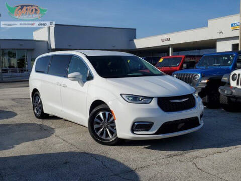 2022 Chrysler Pacifica Hybrid for sale at GATOR'S IMPORT SUPERSTORE in Melbourne FL