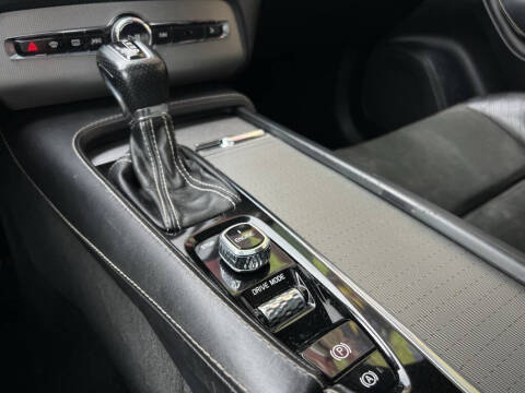 2016 Volvo XC90 T6 R-Design