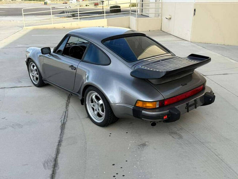 1977 Porsche 911 Turbo *look*