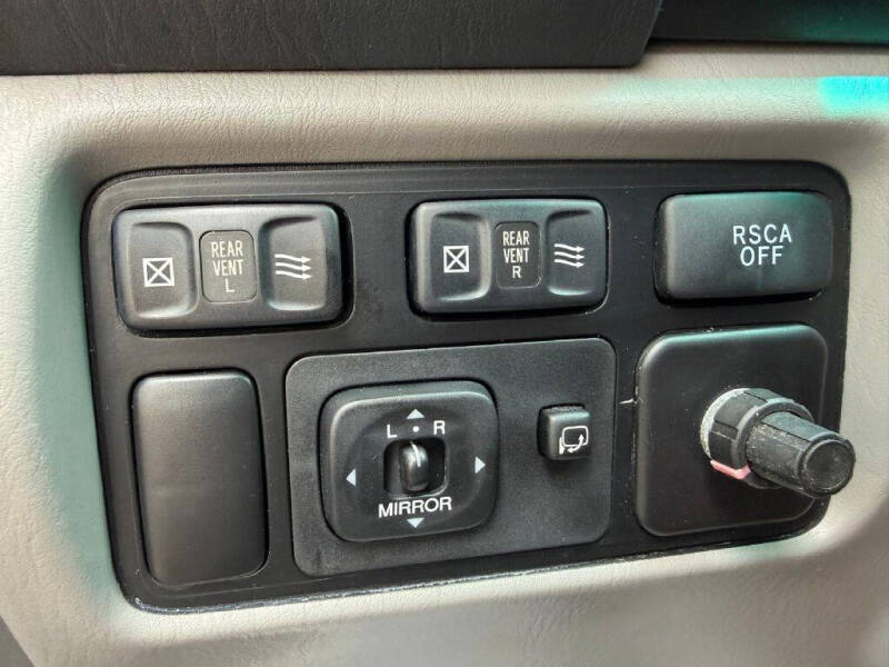 2004 Lexus LX 470