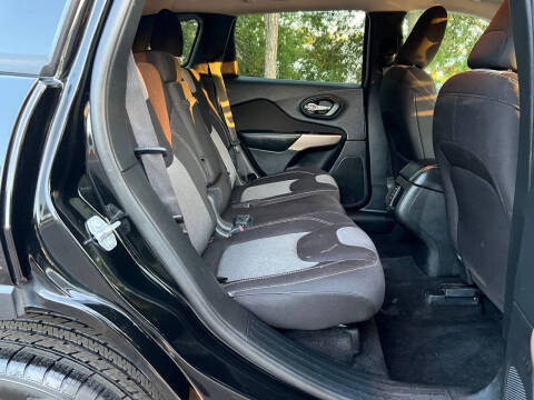 2017 Jeep Cherokee Sport