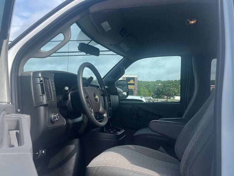 2024 Chevrolet Express LS 3500