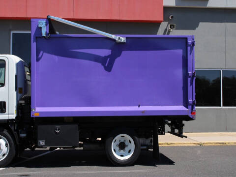 2023 Isuzu NPR-HD