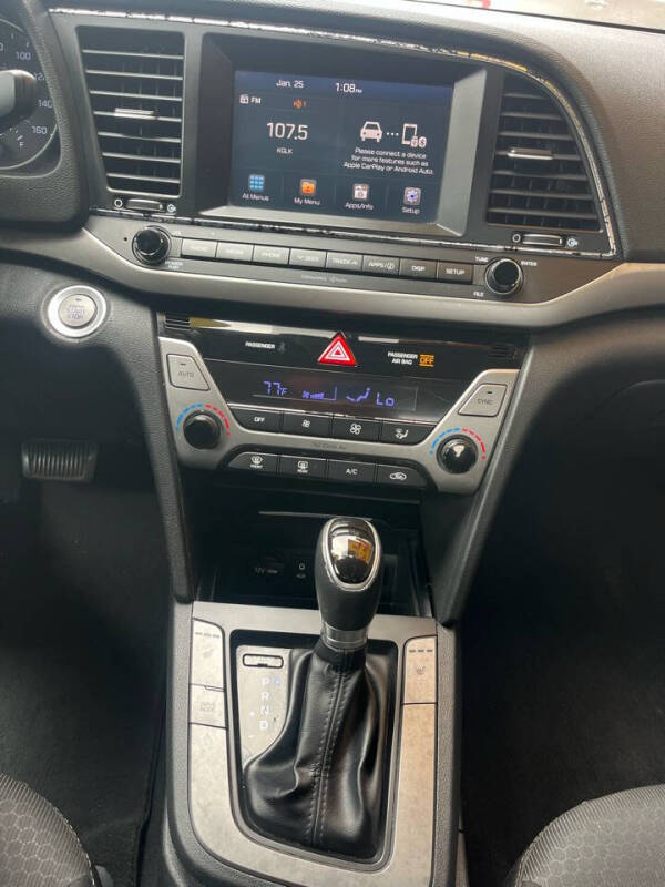 2017 Hyundai Elantra SE