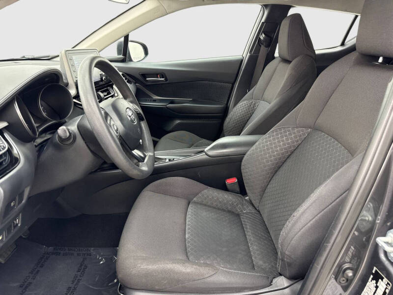 2021 Toyota C-HR LE