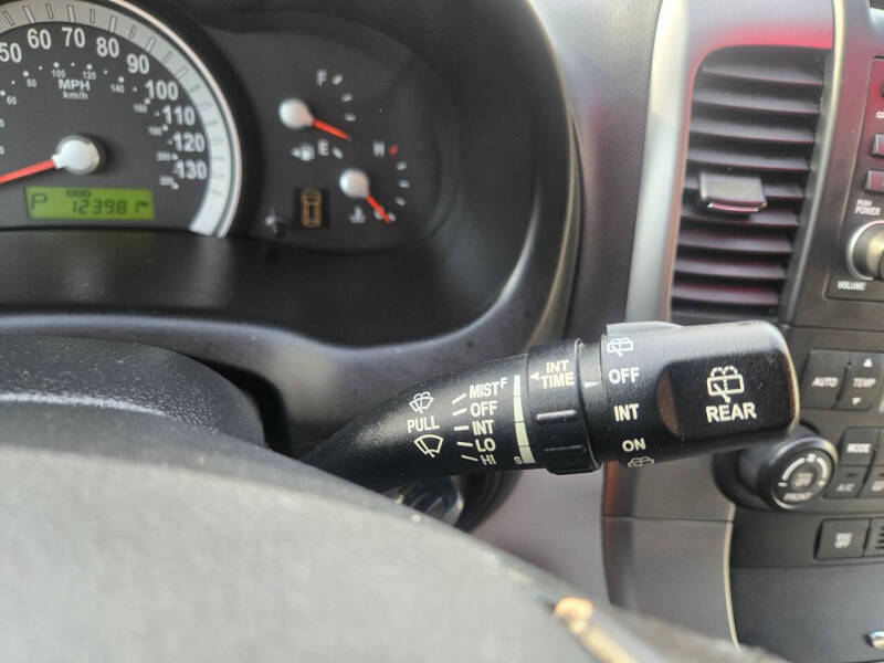 2007 Hyundai Entourage GLS