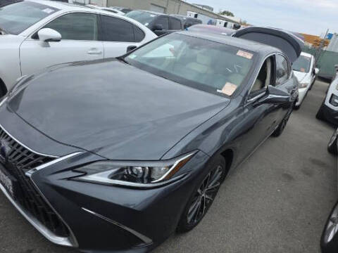 2022 Lexus ES 300h