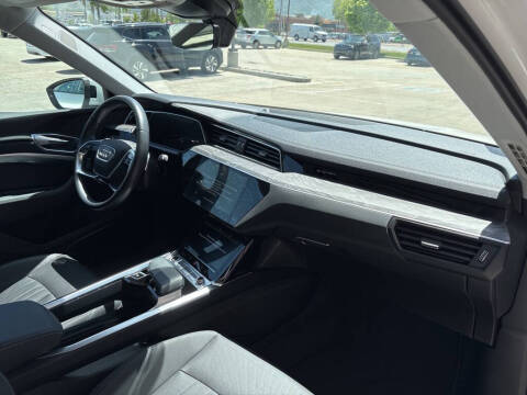 2021 Audi e-tron quattro Premium Plus