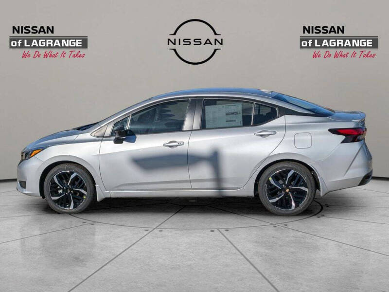2025 Nissan Versa SR