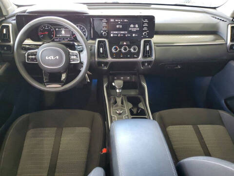 2023 Kia Sorento LX