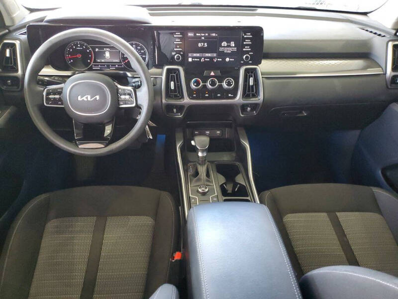 2023 Kia Sorento LX