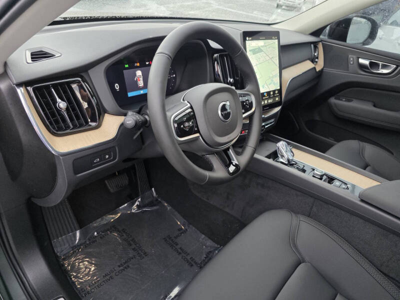 2026 Volvo XC60 T8 Core