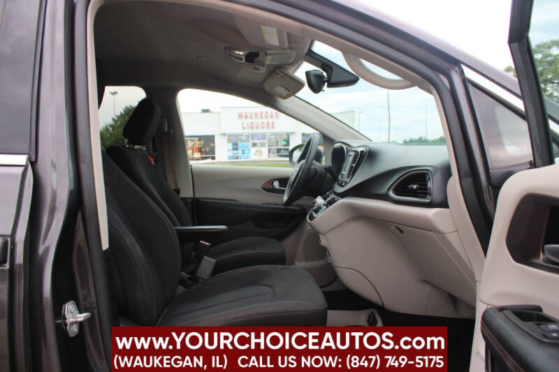 2017 Chrysler Pacifica LX