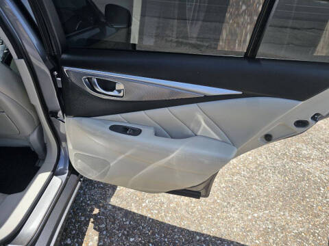 2015 Infiniti Q50