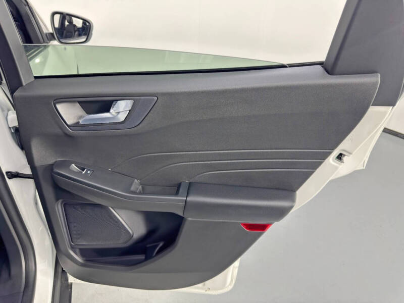 2024 Ford Escape Hybrid ST-Line Select