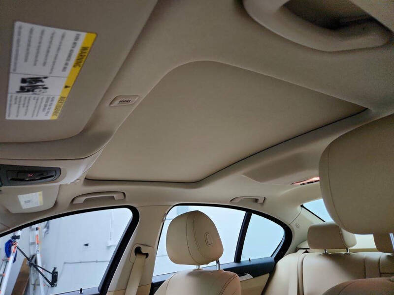 2015 BMW 5 Series 528i
