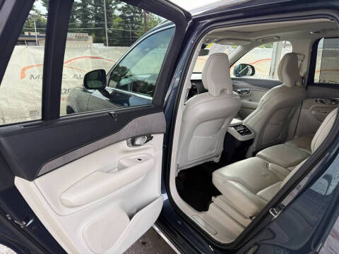 2022 Volvo XC90 T6 Inscription 7-Passenger