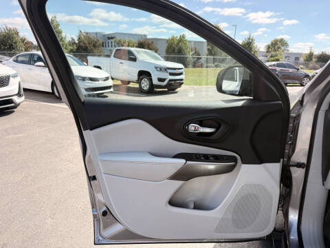 2022 Jeep Cherokee Latitude Lux