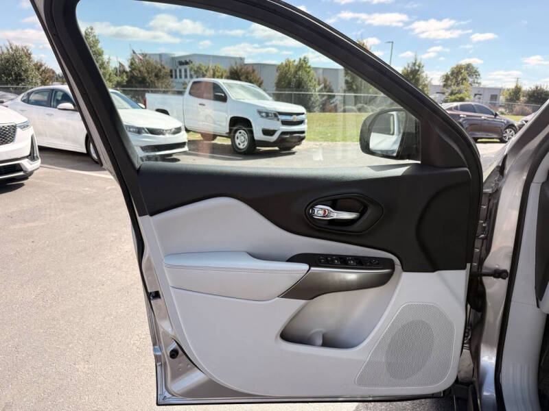 2022 Jeep Cherokee Latitude Lux