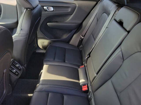 2026 Volvo XC40 B5 Plus