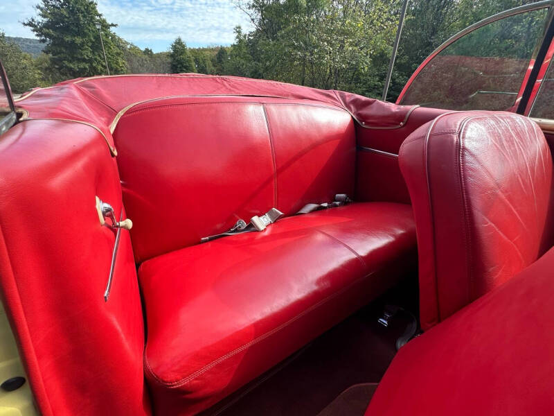 1948 Ford Super Deluxe