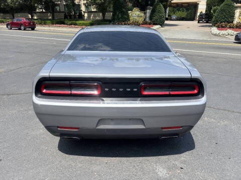 2017 Dodge Challenger SXT