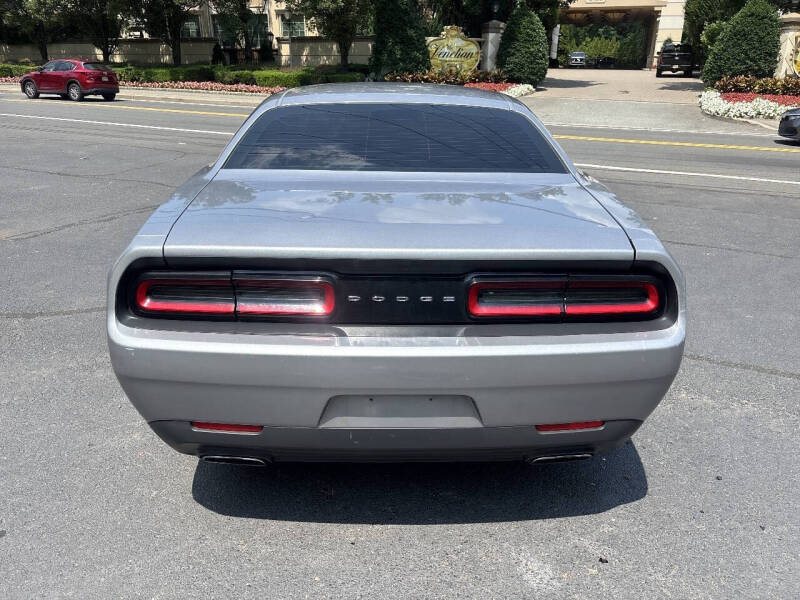 2017 Dodge Challenger SXT