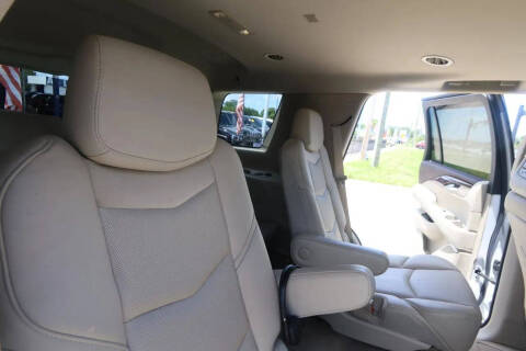 2016 Cadillac Escalade Luxury Collection
