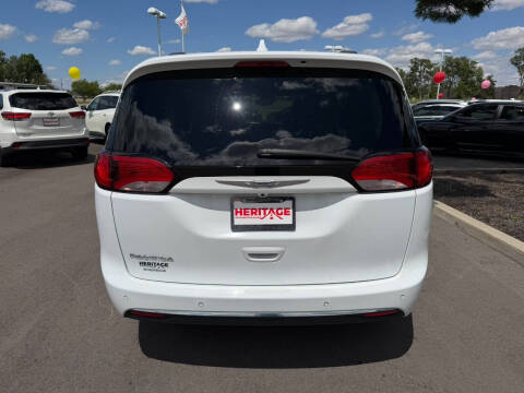2017 Chrysler Pacifica Touring-L Plus