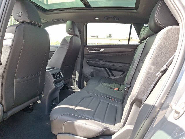 2026 Volkswagen Atlas Cross Sport SEL R-Line Black 4Motion