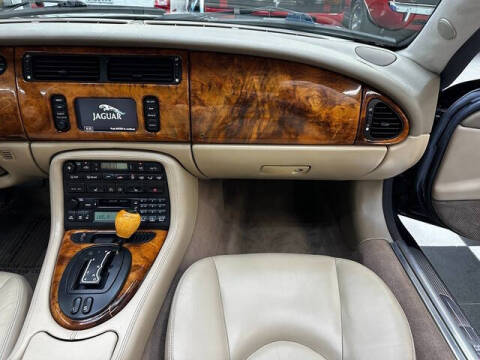 2002 Jaguar XKR