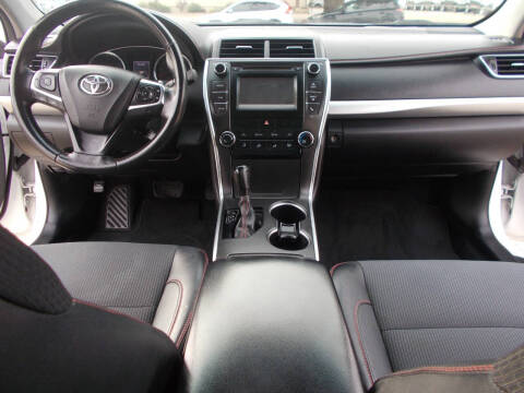 2017 Toyota Camry SE