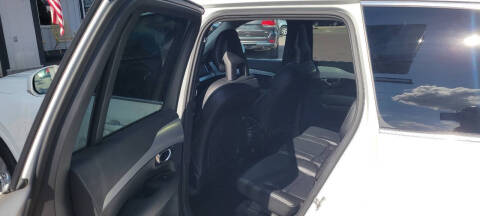 2017 Volvo XC90 T5 Momentum