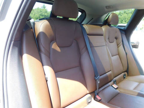 2018 Volvo XC60 T5 Momentum