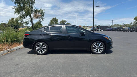 2020 Nissan Versa SR