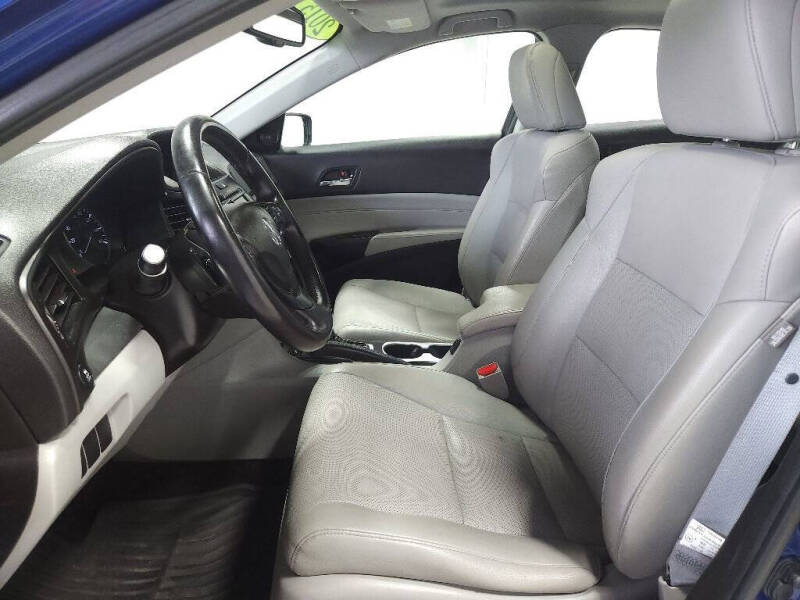 2016 Acura ILX w/Premium