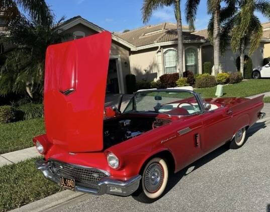1957 Ford Thunderbird