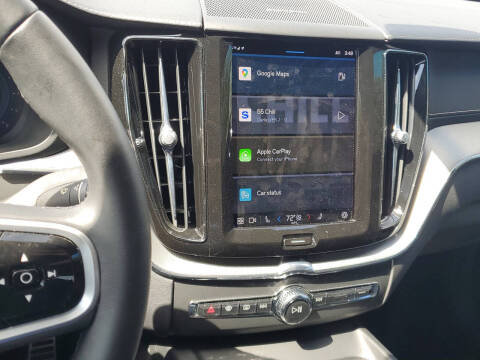 2022 Volvo XC60 B6 R-Design