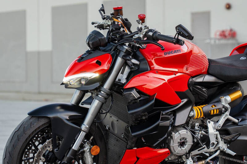 2023 Ducati Streetfighter V2